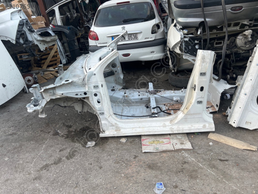 PEUGEOT 301 SAĞ MARŞPİYEL KESME