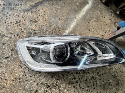 Volvo s60  sağ far 8 pinli