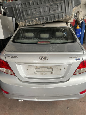 HYUNDAI ACCENT BLUE ARKA BAGAJ KAPAĞI HATASIZ
