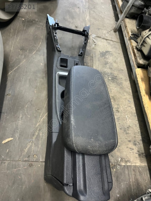 Opel Corsa F Orta Konsol