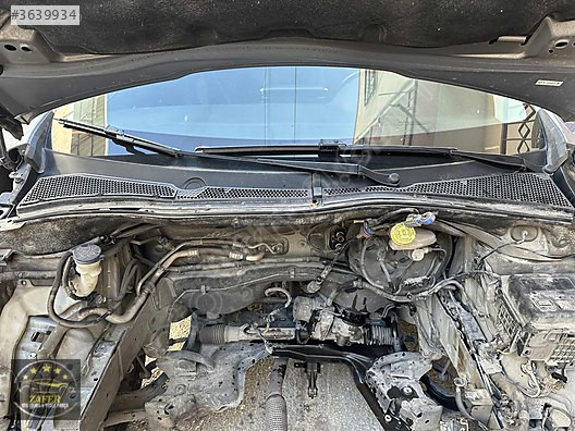 PEUGEOT 2008 ÖN CAM IZGARASI