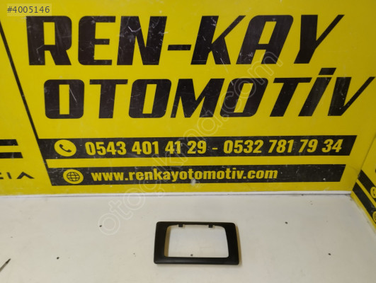 682601526R 682604062R DACİA DUSTER TEYP RADYO ÇERÇEVESİ ORJ ÇIKMA