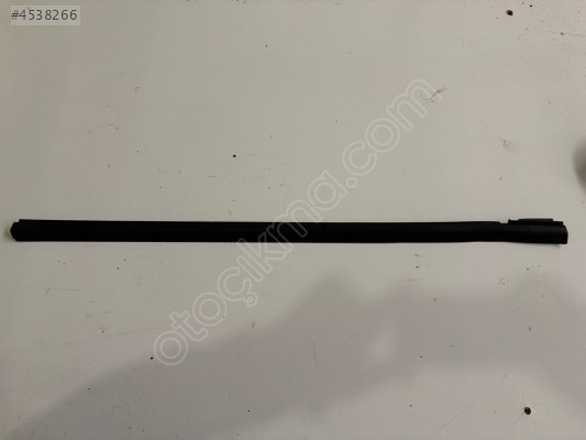 FORD FOCUS SAĞ ARKA KAPI CAM SIYIRICI FİTİL