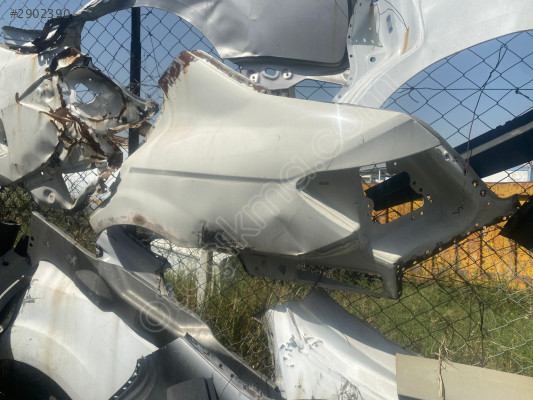 Mercedes c Serisi 180 sol arka çamurluk