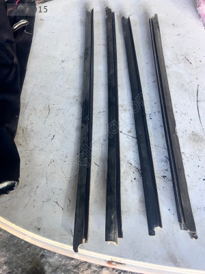 OPEL VECTRA B CAM ÇITASI İÇ CAM SIYIRICI ÇITASI 4 ADET ÇIKMA