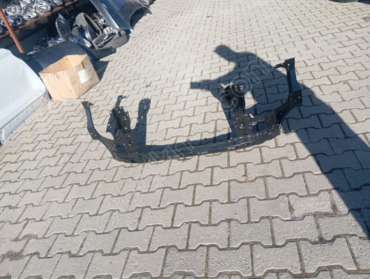 Toyota Hilux ön paneli 2016 2024