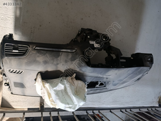 MEGANE 4 TORPİDO ORJINAL ÇIKMA