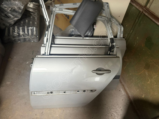 RENAULT SCANIC 2 SOL ARKA KAPI MERT OTO