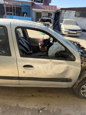 RENAULT CLİO SAĞ ÖN KAPI ÇIKMA ORJİNAL
