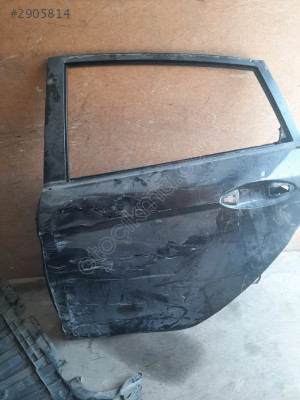 FORD FİESTA SOL ARKA KAPI ORJİNAL ÇIKMA