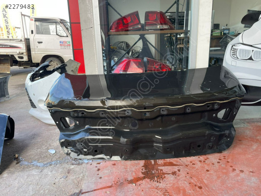 RENAULT MEGANE 4 SIFIR BAGAJ KAPAĞI ORJİNAL ÇITIR HASARLI