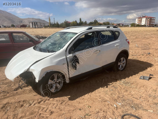 Nissan Oashqai.  Sol ön kapı
