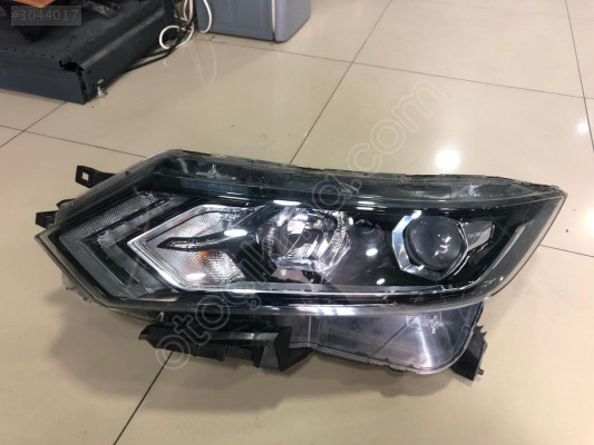 NİSSAN QASHQAİ J11 MAKYAJLI SOL FAR