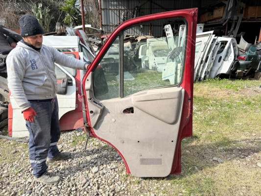 RENAULT MASTER SAĞ ÖN KAPI KELEBEK CAMI 98-03 MODEL