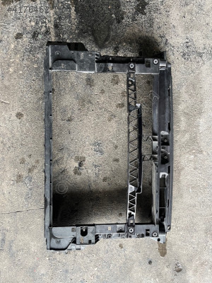 VOLKSWAGEN POLI ÖN PANEL 2009-2015 ÇIKMA ORİJİNAL