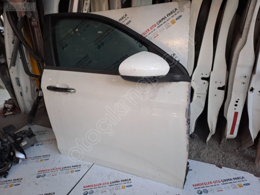 Fiat Egea sağ ön dolu kapı (az kusurlu sökme)