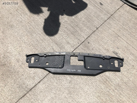 LAND ROVER DİSCOVERY 5 L462 ÖN PANJUR ÜST BAKALİT HY32-8200-A