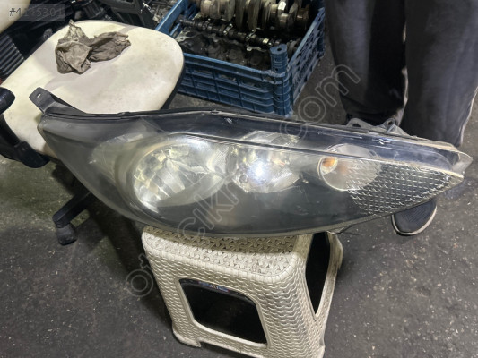 Ford Fiesta sağ far