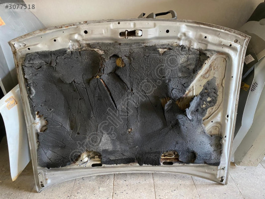 MİTSUBİSHİ LANCER MOTOR KAPUTU 1990 MODEL ORJİNAL ÇIKMA