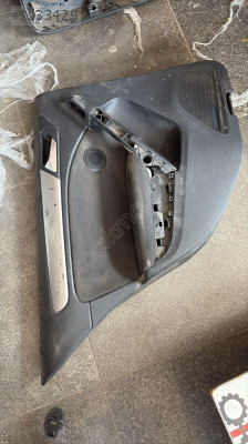5K6867211 5K4868073 vw golf 6 sol arka kapı döşemesi