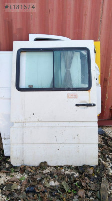 VOLKSWAGEN LT46 SAĞ ORTA KAPI ÇEVİK OTO BURSA