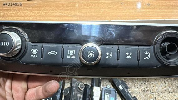 2017-2020 AUDİ A3 KLİMA KONTROL PANELİ 8V0 820 043 C ORJ ÇIKMA