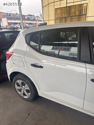 Dacıa sandero sağ arka kapı