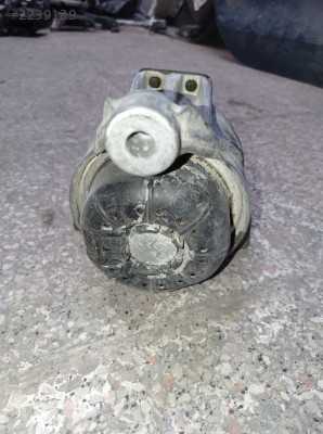 8W0199372CP 16-19 A4 ORJ. ÇIKMA MOTOR TAKOZU SAĞ