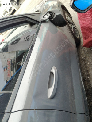Peugeot 408 sağ ön kapı