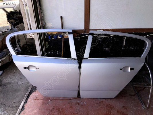 ÖZMEN OPEL ASTRA H ÇIKMA SOL ARKA KAPI HB HATCHBACK