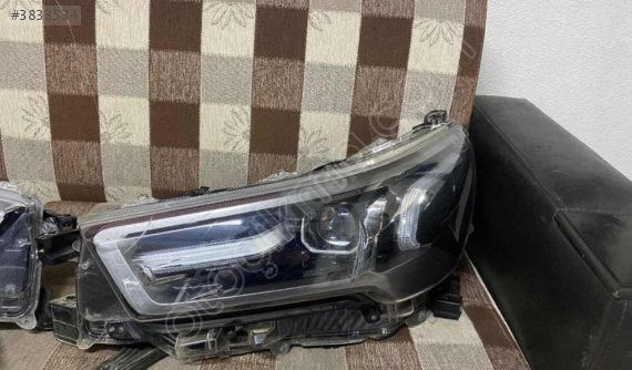 TOYOTA HİLUX SOL FAR ORJİNAL 2020 ÜSTÜ EYUPCAN OTO'DA