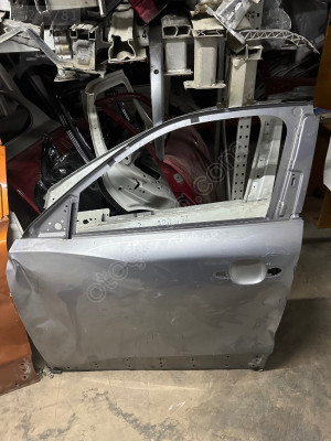Peugeot 2008 ön sol kapı