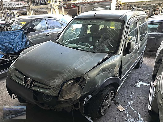 Peugeot partner ön cam ızgarası asistan oto