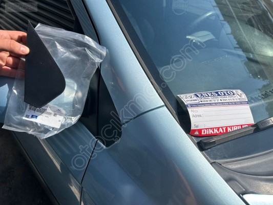 HYUNDAI GETZ SAĞ DIŞ AYNA ÜÇGEN PLASTİĞİ SIFIR ORJİNAL