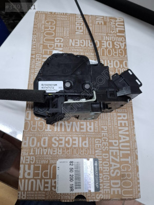Renault fluence arka kapi kilidi sağ 825020019R