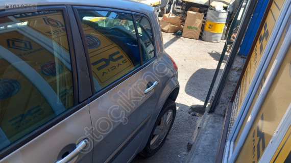 Renault megane 2 sol araka kapı çıkma orjinal hatasız