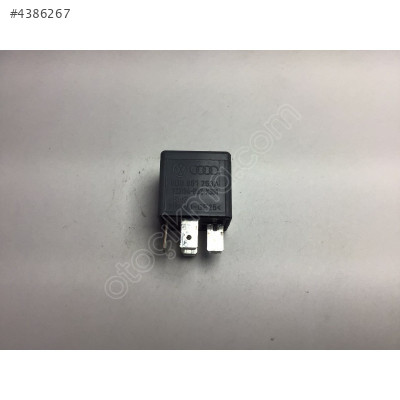 Audi A4 S4 Röle V23134-B52-X301 8D0951253A