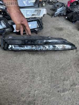 SKODA SUPERB SİS FARI ÇIKMA ORJİNAL