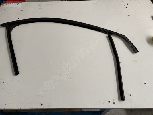 FORD FOCUS SAĞ ÖN KAPI CAM ÇERÇEVE FİTİLİ