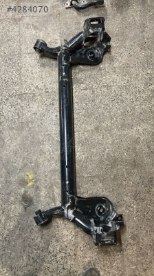 Ford couruer  arka dingil