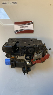7L0839015 Volkswagen golf 5 sol arka kapı kilidi