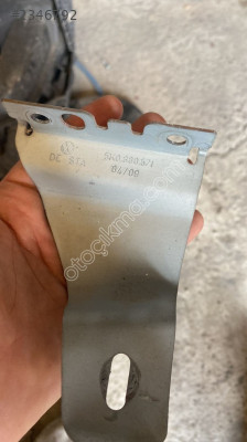 5K0880571 golf 6 yolcu airbag bağlantı ayağı sol
