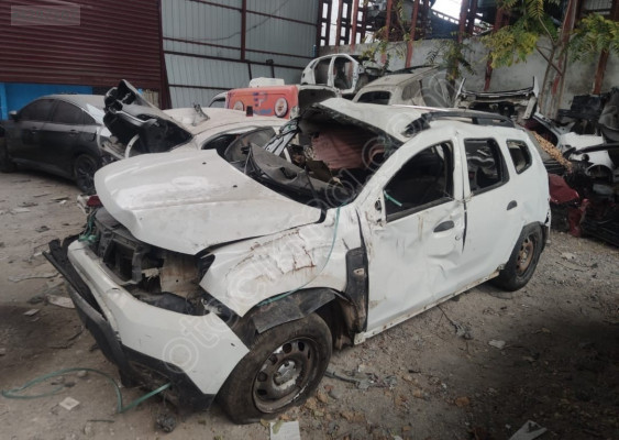 2020 DACİA DUSTER 1.6 BENZİNLİ ARACIMIZ PARÇA PARÇA SATILIKTIR