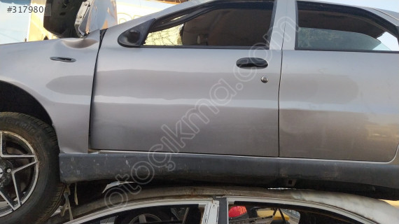 fiat albea sol ön kapı dolu