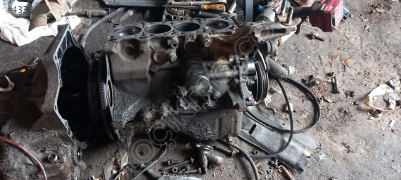 Mazda 323 yarım motor