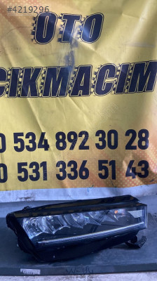 SKODA OCTAVİA 4 SAĞ FAR