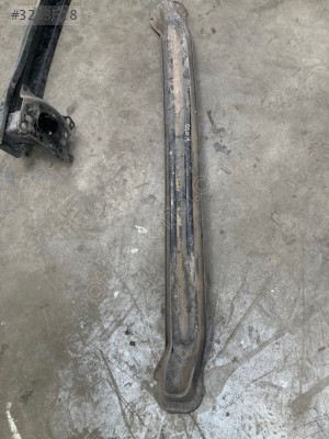 Volkswagen Polo 2003 arka tampon demiri