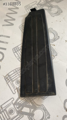 BMW E60 AYAK DİNLENDİRME PLASTİĞİ