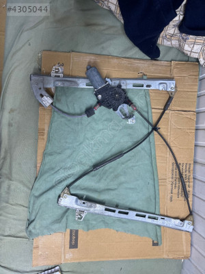 PEUGEOT 206 SAĞ ÖN CAM KRİKOSU