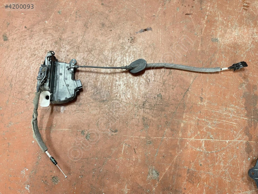 RENAULT CLİO 5 - SAĞ ARKA KAPI KİLİD